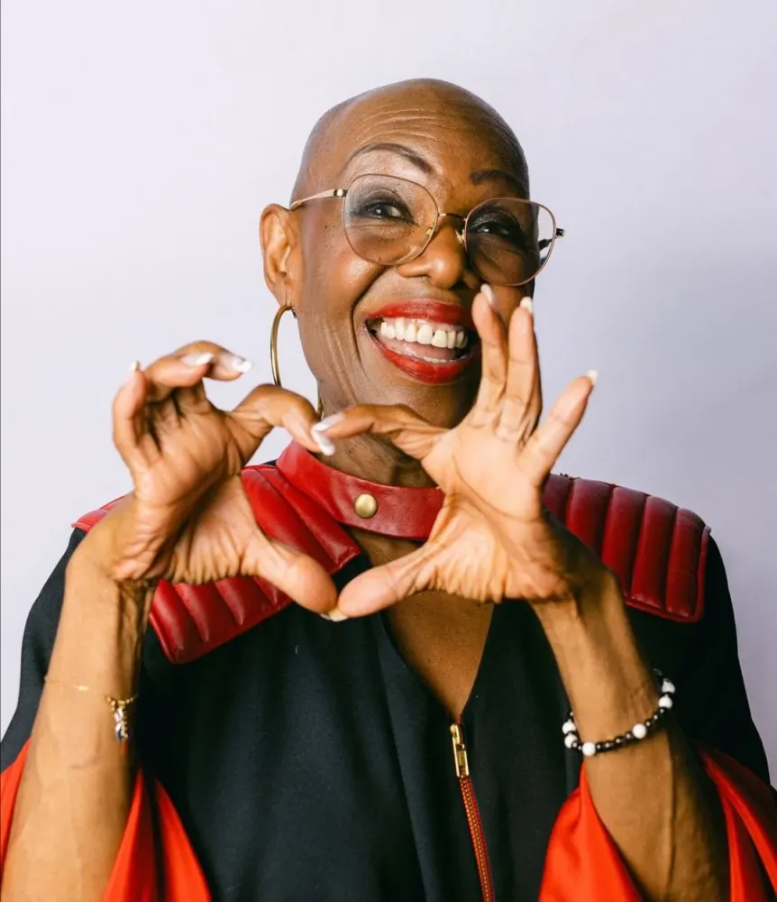 Malou's team contact